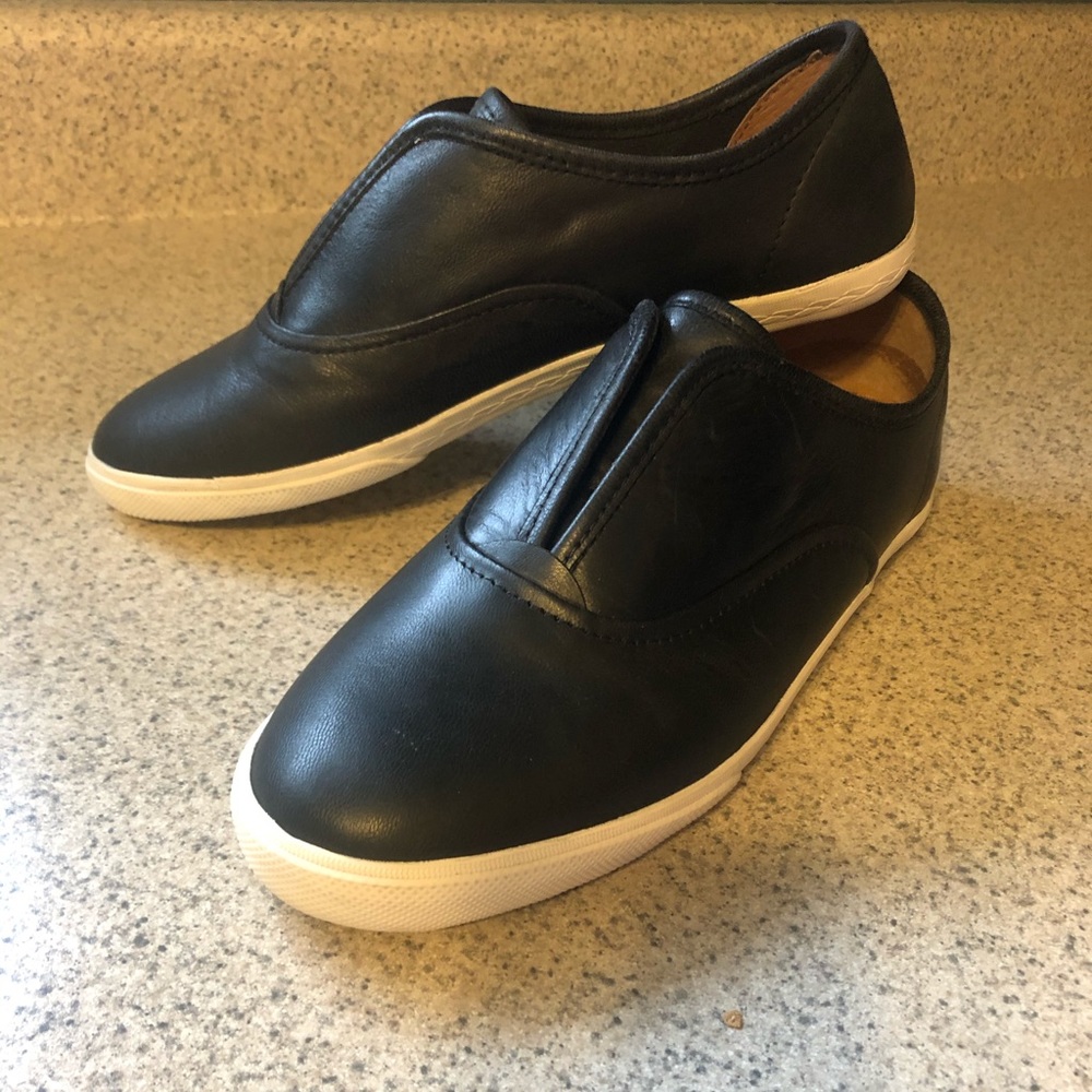 Frye Mindy Slip On